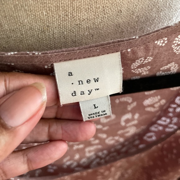 Dress - Picture 3 of 4